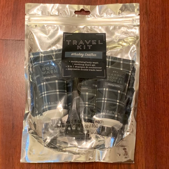 NWOT Whiskey Leather Men’s Travel Kit - Picture 3 of 5